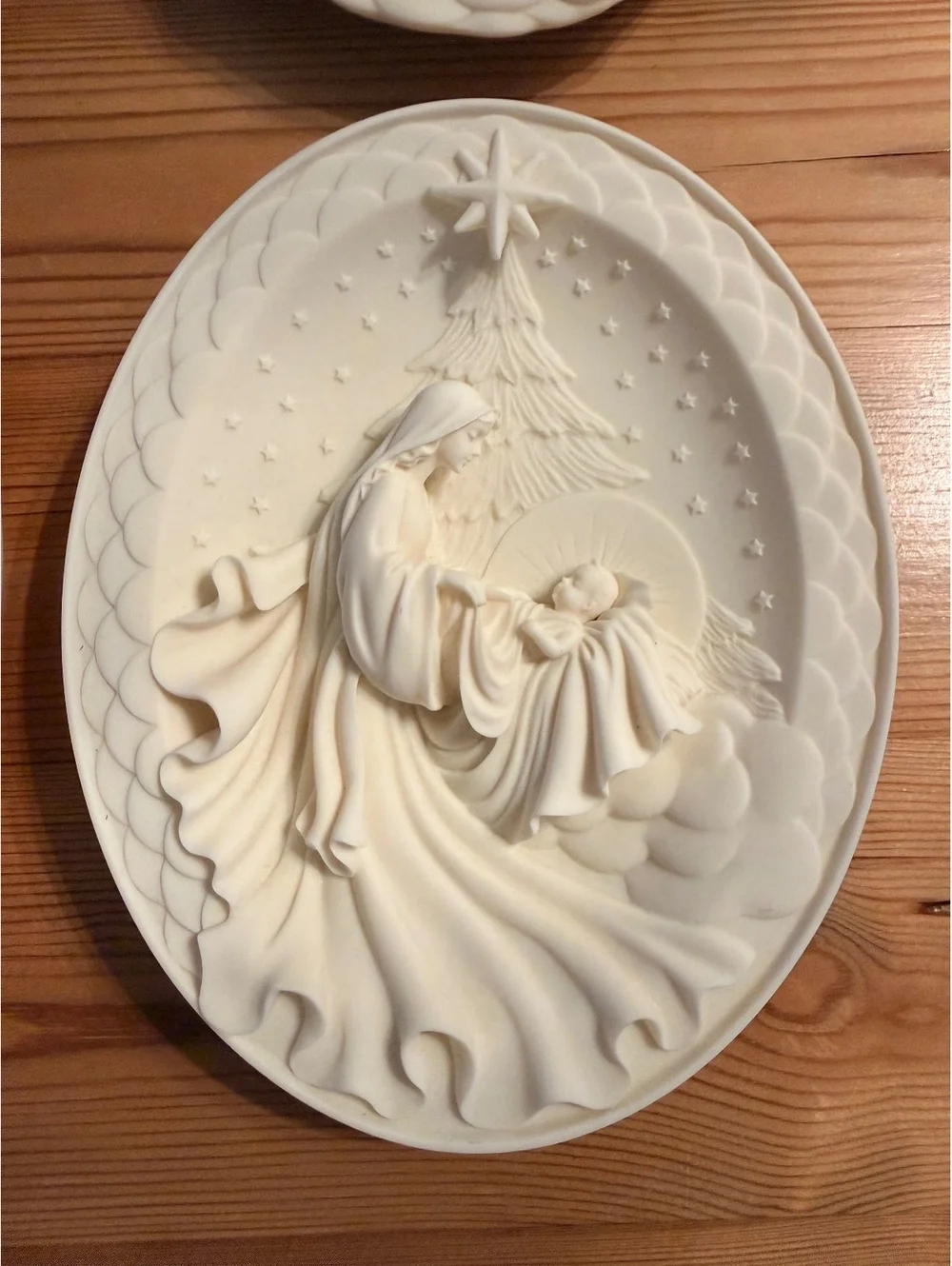 Bradford Exchange The Savior Is Born Set of 4 Bisque Porcelain Wall Plaques